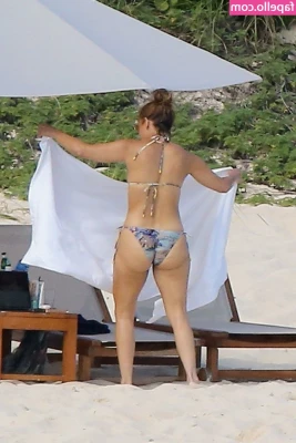 Jennifer Lopez [ jennifer-lopez ] - We re going to be doing this again soon  Anyone customs are more than
