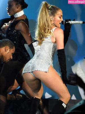 Jennifer Lopez [ jennifer-lopez ] - Dominate me baby
