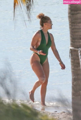 Jennifer Lopez [ jennifer-lopez ] - let s play