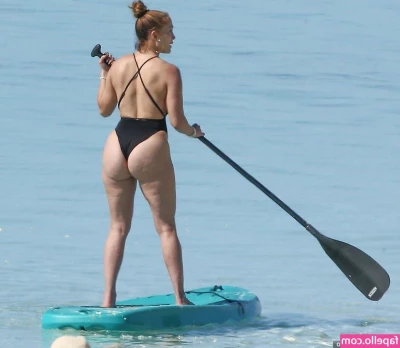 Jennifer Lopez [ jennifer-lopez ] - Just casually waiting for my man to come home.. 😉