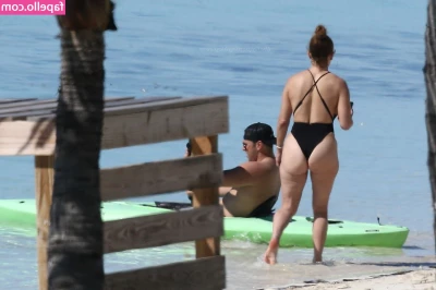 Jennifer Lopez [ jennifer-lopez ] - Have a little fun before work