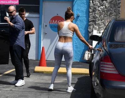 Jennifer Lopez [ jennifer-lopez ] - This weather makes me wanna get laid outdoors   P  Cheers SuperSoka 