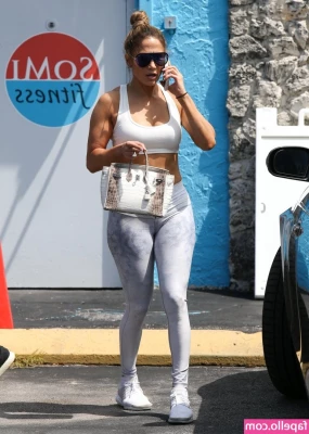 Jennifer Lopez [ jennifer-lopez ] - Meine süssen hab mega neue geile Pics und extrem heisse videos und