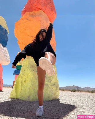 carlieauszler - Surprises cumming for you on Sunday 😘🐣🐰