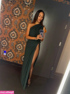 Zoe Saldana [ zoe-saldana ] - Takin the rest of the day to chill and set goals 🥰