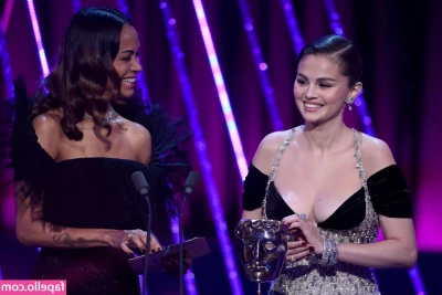 Zoe Saldana [ zoe-saldana ] - Flop flop for daddy