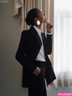 Zoe Saldana [ zoe-saldana ] - It s Friday folks