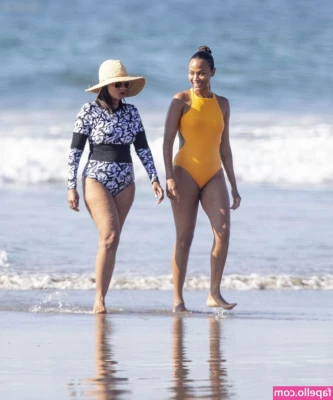 Zoe Saldana [ zoe-saldana ] - ❤❤❤❤  See you monday for a new pedi All DM's answered