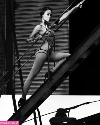 Zoe Saldana [ zoe-saldana ] - Best way to end a Gym session, Sweaty and hard🏋️‍♀️ 🍆