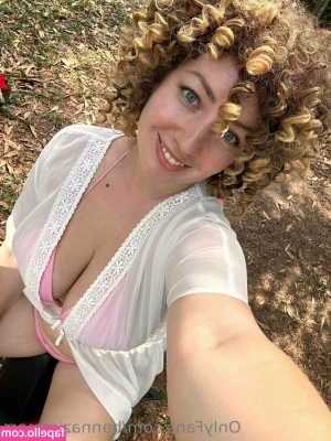Hanna Zimmer [ hanna-zimmer ] - Take them off me 😋😉