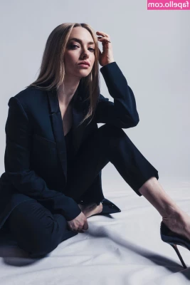 Amanda Seyfried [ amanda-seyfried-1 ] - This thing sure knows how to get me off