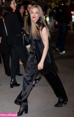 Amanda Seyfried [ amanda-seyfried-1 ] - How was your HALLOWEEN