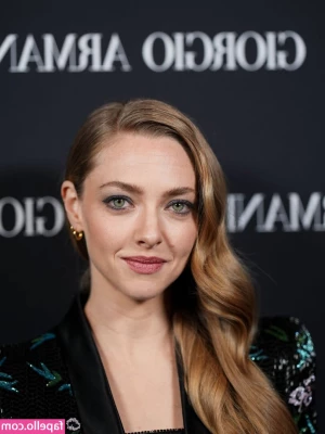 Amanda Seyfried [ amanda-seyfried-1 ] - Sunday in bed.. yes please 😏