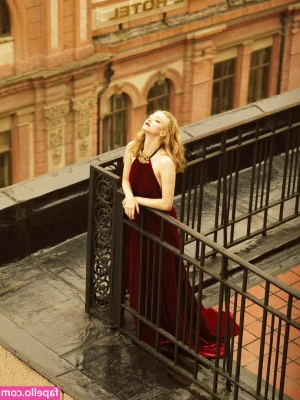 Amanda Seyfried [ amanda-seyfried-1 ] - Should I post the video that goes with this here for PPV?  With