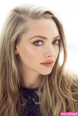 Amanda Seyfried [ amanda-seyfried-1 ] - Got a snack for me? ;3