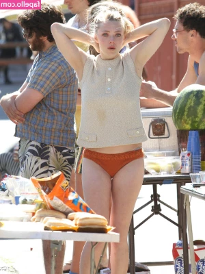 Amanda Seyfried [ amanda-seyfried-1 ] - Tetitas ricaa size boca  el azul   El azul me luce bien bonito  las