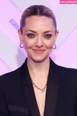 Amanda Seyfried [ amanda-seyfried-1 ] - Who I am?