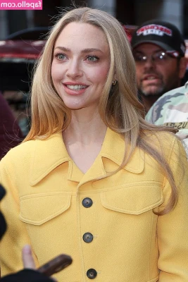 Amanda Seyfried [ amanda-seyfried-1 ] - fiiiinally got the chance to get naked in some nature