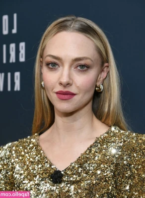 Amanda Seyfried [ amanda-seyfried-1 ] - My boyfriend love massage @flickreis
