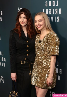 Amanda Seyfried [ amanda-seyfried-1 ] - You’ve never really lived till you do it with a TransMen! OMG