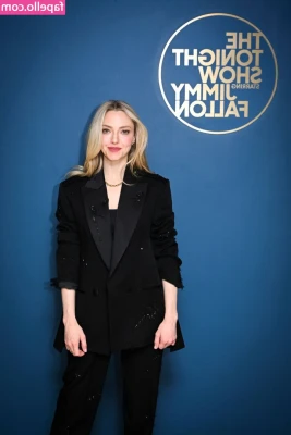 Amanda Seyfried [ amanda-seyfried-1 ] - Let’s spend some time on a video call soon 😋
