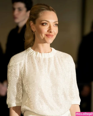 Amanda Seyfried [ amanda-seyfried-1 ] - ✨ time to jerk off to this wet, creamy, cute pussy ✨