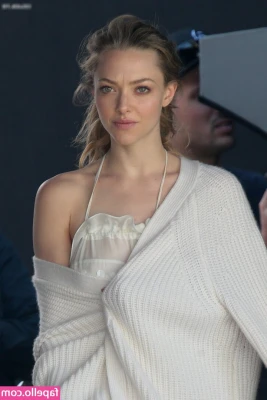 Amanda Seyfried [ amanda-seyfried-1 ] - All Sundays should be like this. ☺️