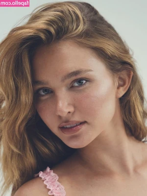 Anastasia Veretnova [ anastasia-veretnova ] - Spent yesterday getting tipsy on the boat!