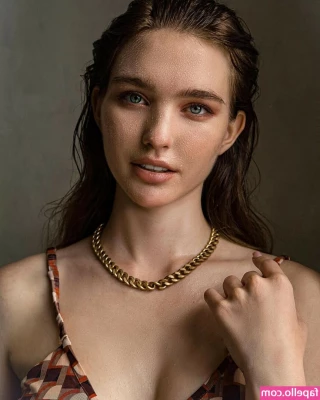 Anastasia Veretnova [ anastasia-veretnova ] - Some quick shots of the new pedi color!! You like?  Can't remember