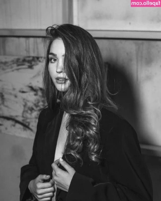 Anastasia Veretnova [ anastasia-veretnova ] - Hello is this seat taken?   I’m thinking about starting a tip menu,