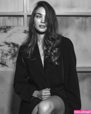 Anastasia Veretnova [ anastasia-veretnova ] - #glistening
