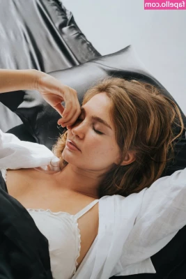 Anastasia Veretnova [ anastasia-veretnova ] - Sometimes times we like our cake in my mouth or rubbed all over   