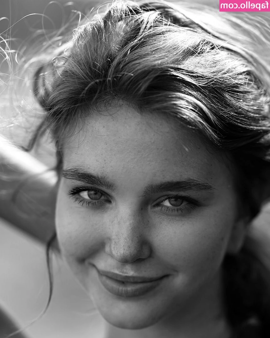 Anastasia Veretnova [ anastasia-veretnova ] - Estamos Melos