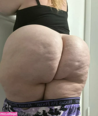 Kryssythegemini - Like what you see, babyy? Bet I can make that cock hard so good