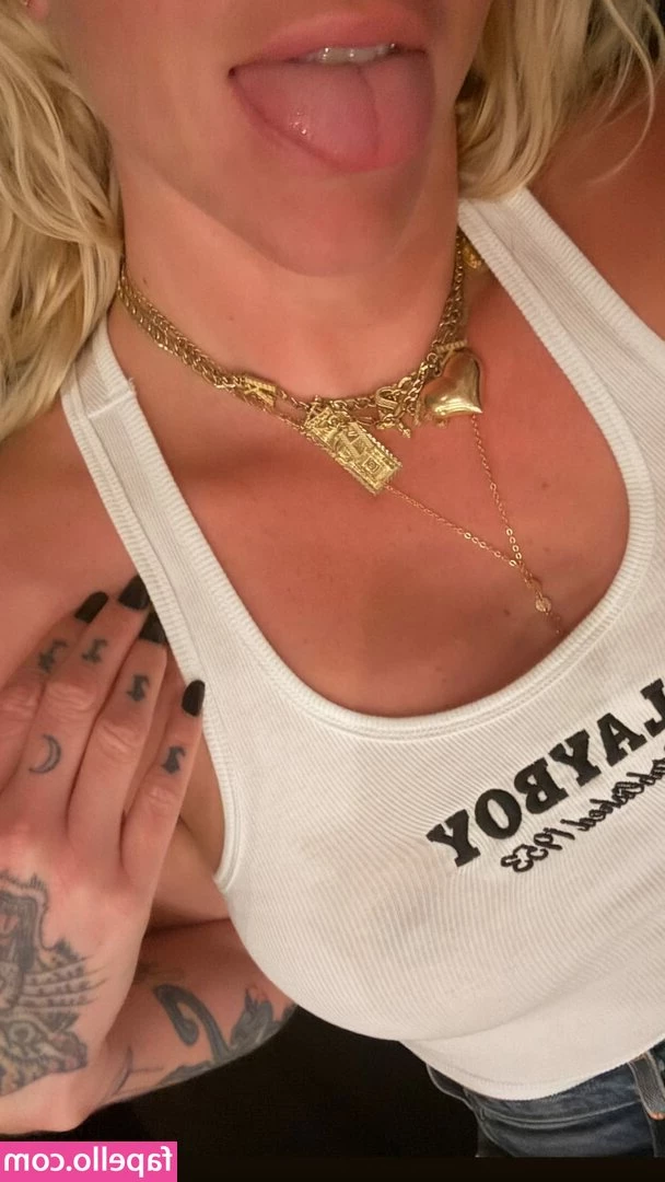 KeshaRose - And my thong too? 😇😇