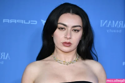 Charli XCX [ charli-xcx ] - Before and after todays anal scene 😋🥰