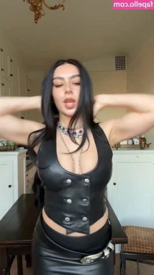 Charli XCX [ charli-xcx ] - Good morning sweeties! Have a happy Sunday! 💖