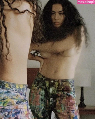 Charli XCX [ charli-xcx ] - Want to see what my  can do  pm me for some videos