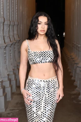 Charli XCX [ charli-xcx ] - Alguém quer essa barra de chocolate