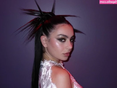 Charli XCX [ charli-xcx ] - 🙊🙊💦 this angle 😈😈