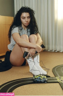Charli XCX [ charli-xcx ] - Goofy>>sexy 😃😏