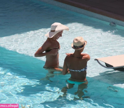Frankie Bridge [ frankie-bridge ] - I’m going swimming today. 😊