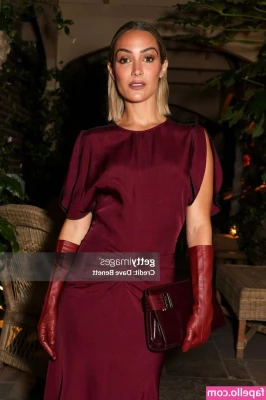 Frankie Bridge [ frankie-bridge ] - Did you like my Post on IG in those Shiny Pairadize Leggings  Leather