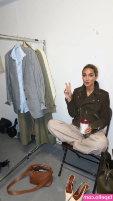 Frankie Bridge [ frankie-bridge ] - lick my pussy with my panties onnn 🥵🙈