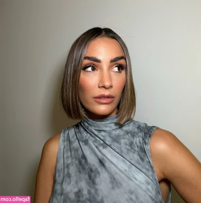 Frankie Bridge [ frankie-bridge ] - Pink ballet