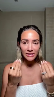 Frankie Bridge [ frankie-bridge ] - ลองปิดหน้าดูบ้าง😷🤣💦
