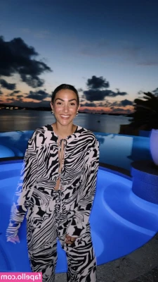 Frankie Bridge [ frankie-bridge ] - slippery