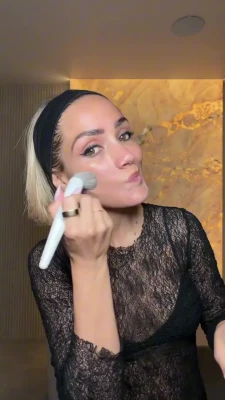 Frankie Bridge [ frankie-bridge ] - Join me while I play with myself, don’t just be a spectator, stroke