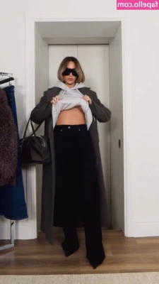 Frankie Bridge [ frankie-bridge ] - Oops... there’s my belly and chest ... I don’t think anyone was