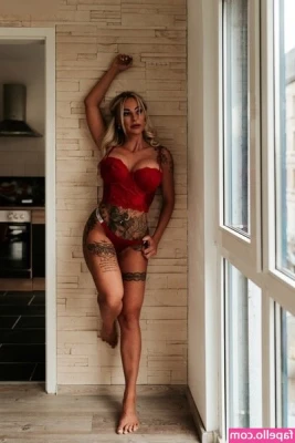Lena_Muellerofficial [ lena-muellerofficial ] - I'm a happy girl 🥰